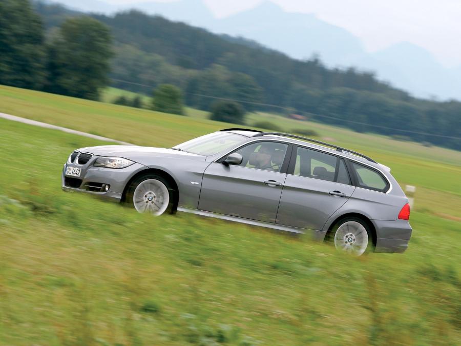  BMW 335d Touring 2008 года  (фото 9 из 16)